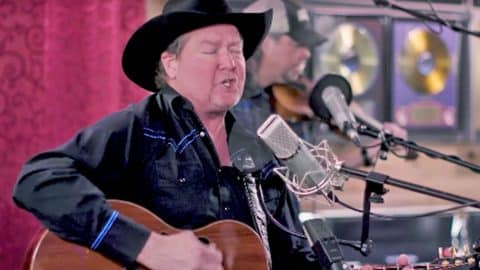 Tracy Lawrence Finds True Friendship in ‘Find Out Who Your Friends Are ...