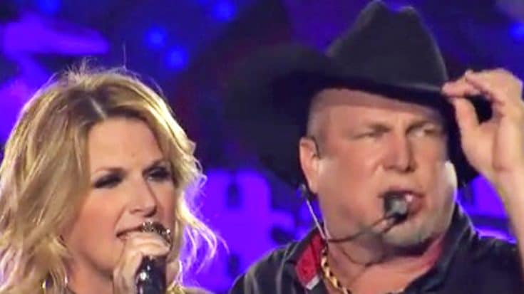 Garth Brooks Forgets His Hat, So Trisha Yearwood Brings It To Him Mid-Song At 2016 Show | Country Music Videos