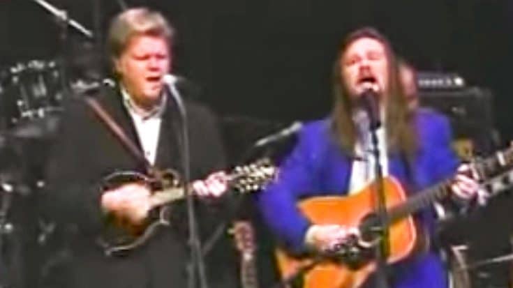 Travis Tritt & Ricky Skaggs Sing “Man Of Constant Sorrow” Together | Country Music Videos