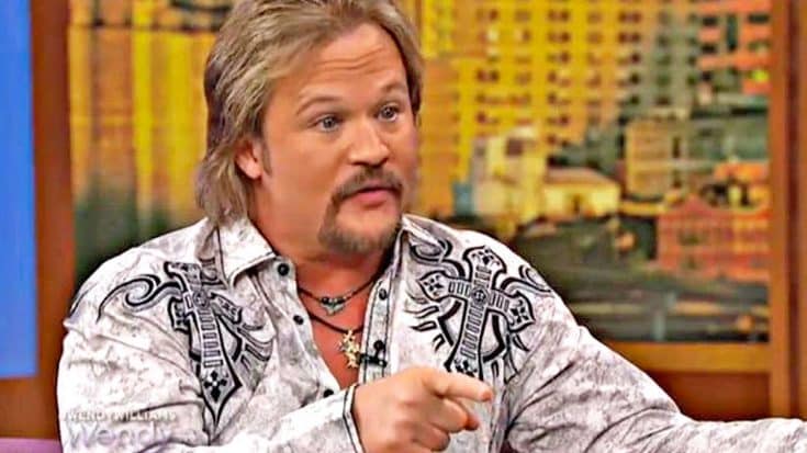 Travis Tritt Gets Fired Up On Twitter About Hillary Clinton | Country Music Videos