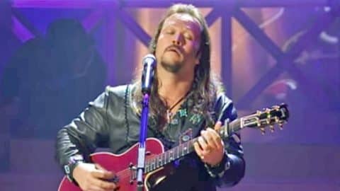 Travis Tritt Shows Off Insane Guitar Skills In ‘Long Haired Country Boy