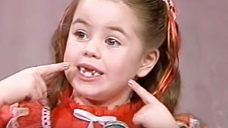 Toothless Girl Adorably Tells Santa She Needs Her Two Front Teeth For Christmas | Country Music Videos
