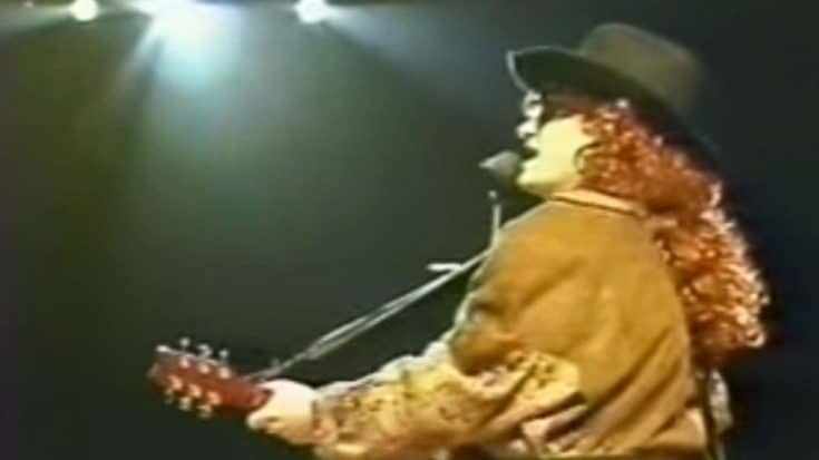 U2’s Alter Ego Performs Hank Williams’ ‘Lost Highway’ For Unsuspecting Guests | Country Music Videos