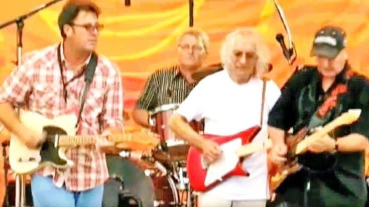 Vince Gill Pays Rockin’ Tribute To Elvis With Help From Two Guitar-Playing Legends | Country Music Videos
