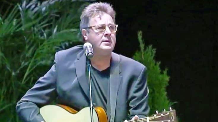 Vince Gill Honors Vegas Shooting Victims With Grief-Filled Performance Of ‘Go Rest High’ | Country Music Videos