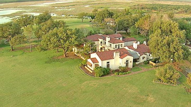 $725 Million Texas Ranch Finally Sold, But Who Bought It? | Country Music Videos