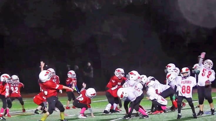 Pee Wee Football Players Bust Out Latest Dance Craze During Gameplay | Country Music Videos
