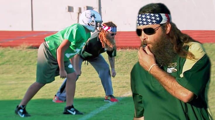 Willie and Little Will Hilariously Battle It Out On The Football Field | Country Music Videos