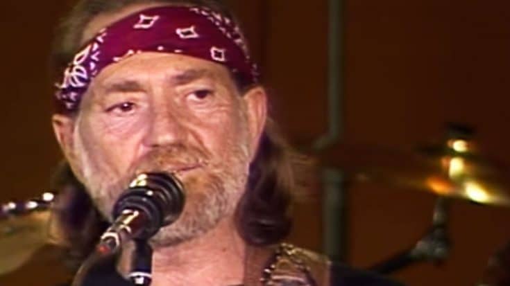 Willie Nelson’s “Always On My Mind” Is The Story Of A Man Mourning His Lost Love | Country Music Videos