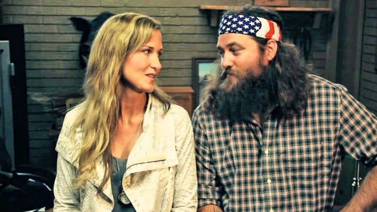 Security Footage Shows Korie Robertson Doing WHAT In The Middle Of The Night!? | Country Music Videos