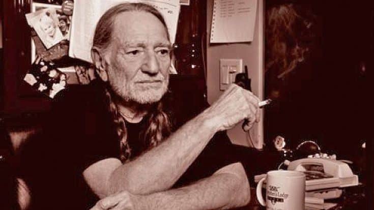 Willie Nelson Celebrated Marijuana Legalization At A D.C. Landmark | Country Music Videos