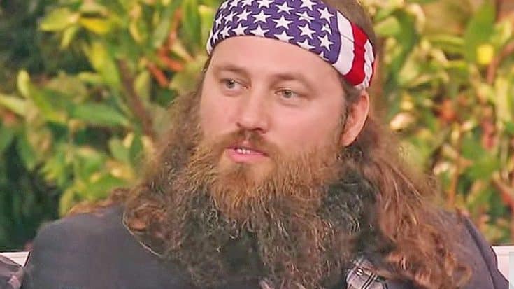 Willie Robertson Reveals How 1 T-Shirt Made Duck Commander A Multi-Million Dollar Company | Country Music Videos
