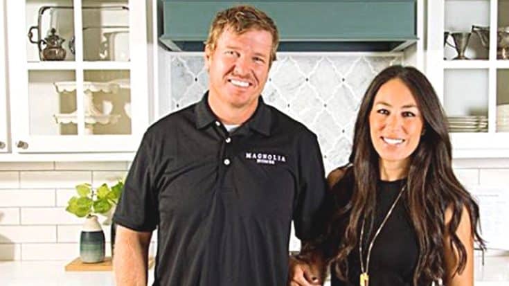 Joanna Gaines Places Baby Bump On Full Display In Radiant New Photo | Country Music Videos