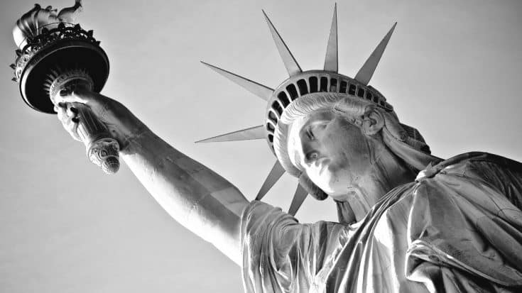 Jennifer Nettles Shares That The Sugarland Song “Mother” Is A Nod To The Statue Of Liberty | Country Music Videos