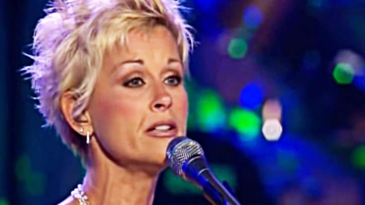Lorrie Morgan Mourns Devastating Loss | Country Music Videos
