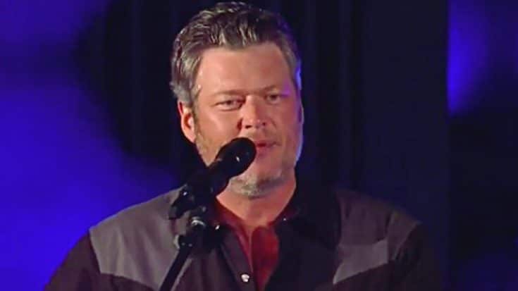Blake Shelton Sings ‘Turnin’ Me On’ On Roof Of His Nashville Bar ‘Ole Red’ | Country Music Videos