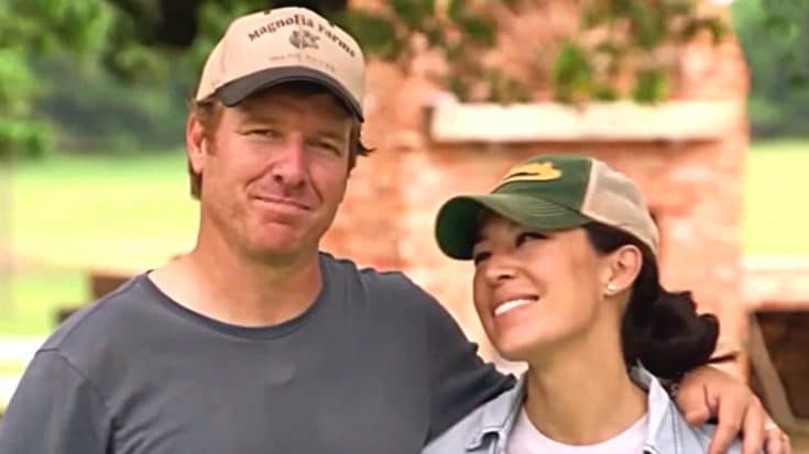 Chip Gaines Proves Romance Isn’t Dead With Sweet Anniversary Note For Joanna | Country Music Videos