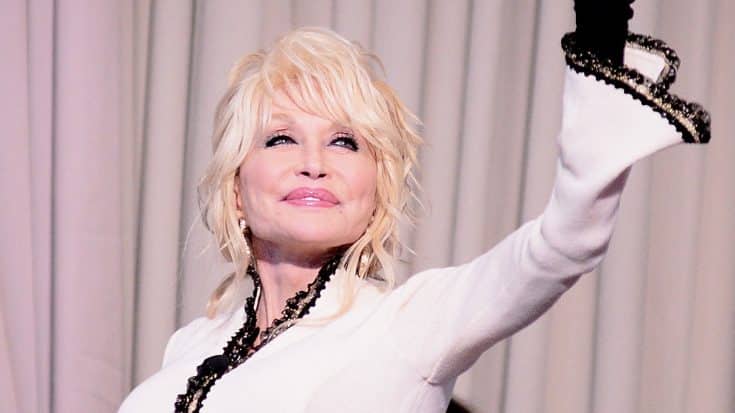 Dolly Parton Makes History As First Female This Century With Major Honor | Country Music Videos
