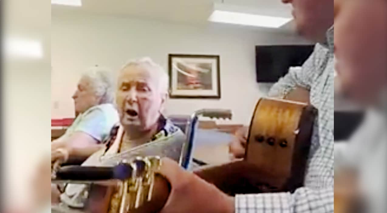 Pastor Helps Woman In Nursing Home Sing Hymn “The Next Hand” | Country Music Videos