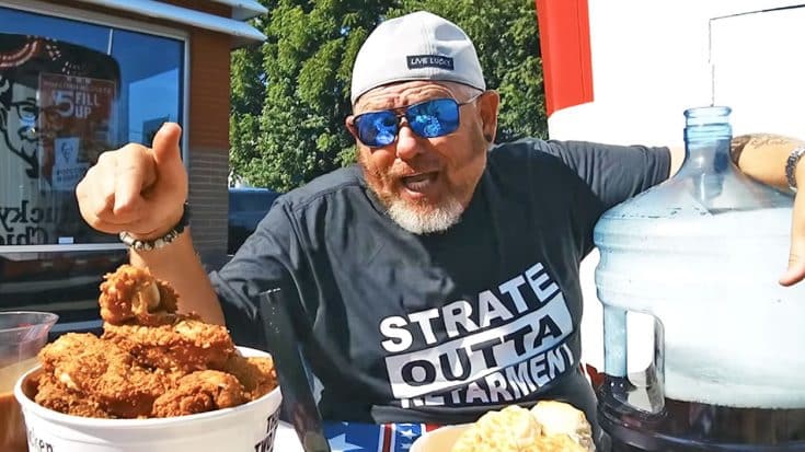 Cledus T. Judd Comes Out Of Retirement To Turn ‘Up Down’ Into Parody About His Weight | Country Music Videos