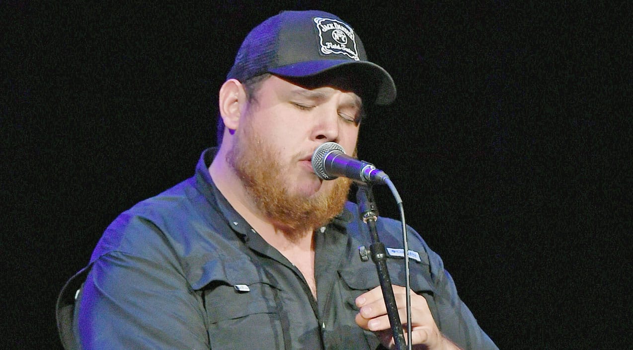 Luke Combs Recalls First Heartbreak During Live TV Debut Of “She Got The Best Of Me” | Country Music Videos
