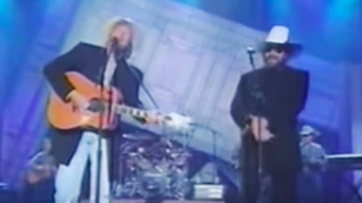 Alan Jackson Brings Hank Jr. On Stage For ‘The Blues Man’ Duet At 2000 ACM Awards | Country Music Videos