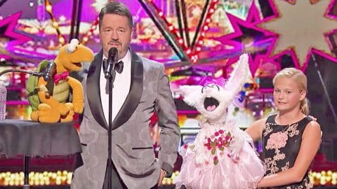Darci Lynne Competes Against Ventriloquist & AGT Winner Terry Fator In Sing-Off | Country Music Videos