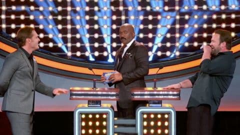 Steve Harvey Gives Jerrod Niemann “The Look” After His “Grandpa” Answer On “Celebrity Family Feud” | Country Music Videos