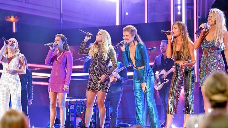 Pregnant Carrie Underwood Brings Out Female Tourmates For 2018 Medley Of Classic Country Songs | Country Music Videos