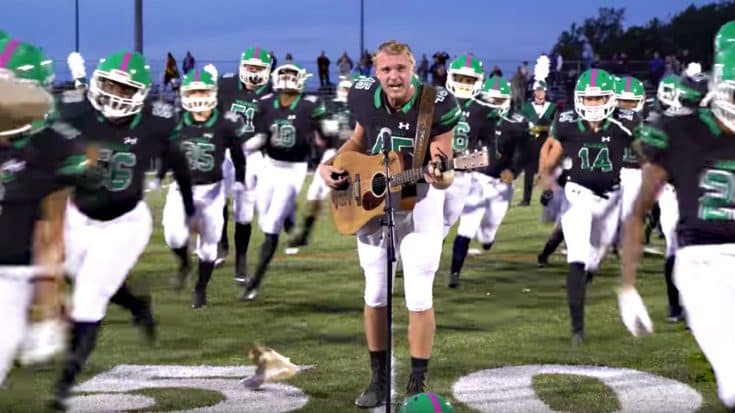 Just Before Game, Football Player Grabs Mic And Sings National Anthem | Country Music Videos