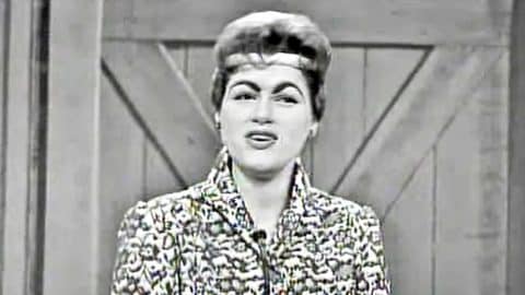 Patsy Cline Sings Of A Broken Heart In #1 Song “She’s Got You” | Country Music Videos