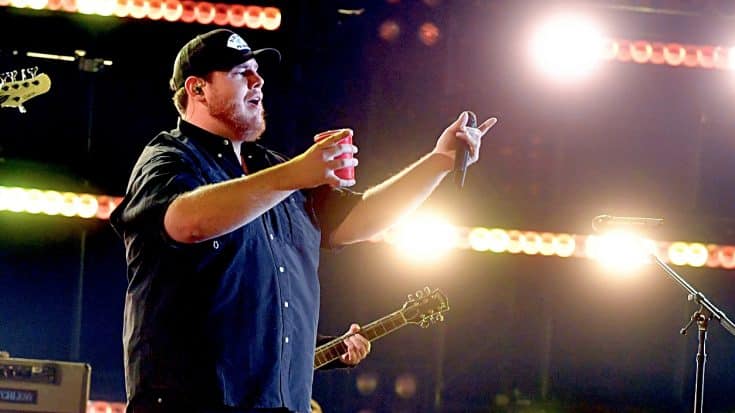 Luke Combs Electrifies CMAs With Epic “She Got The Best Of Me” | Country Music Videos
