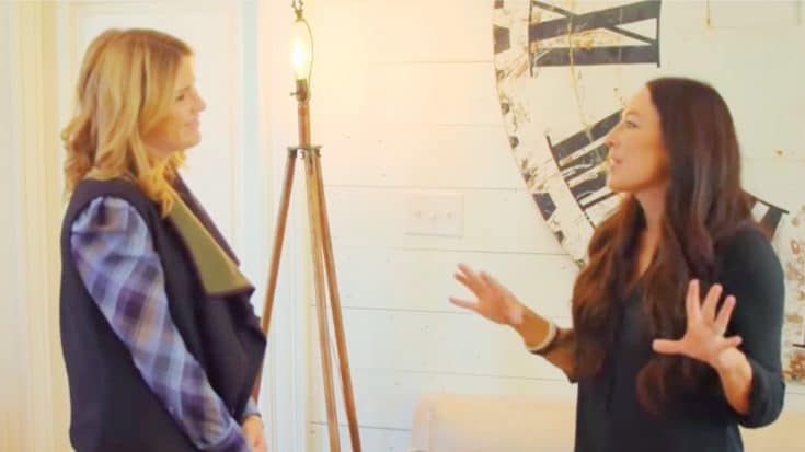 Joanna Gaines Gives First Televised Tour Of Her Texas Farmhouse In 2018 | Country Music Videos