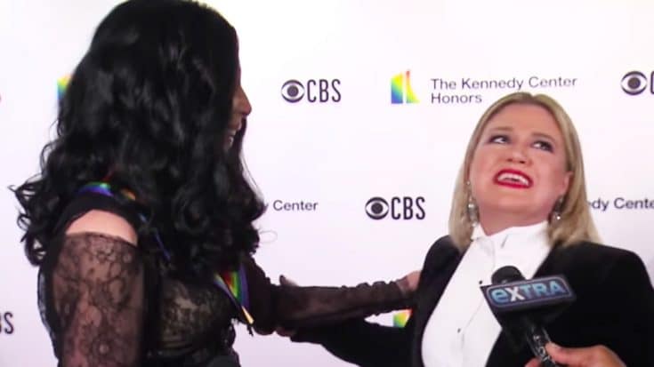 Kelly Clarkson Meets Cher & Can’t Contain Her Excitement | Country Music Videos