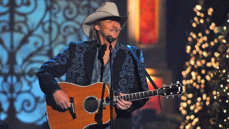 Alan Jackson Reveals Christmas Day Plans | Country Music Videos