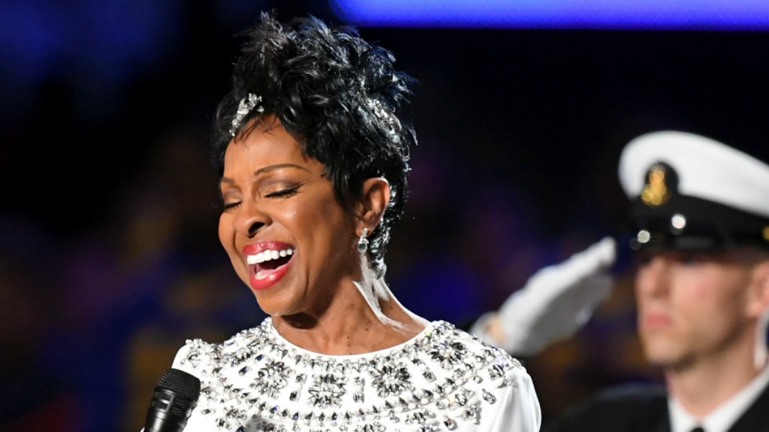 Gladys Knight Sings The National Anthem For 2019 Super Bowl | Country Music Videos