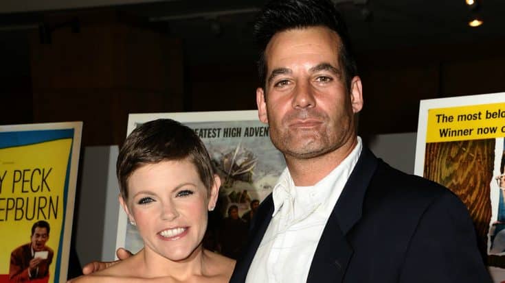 Dixie Chicks’ Natalie Maines’ Ex-Husband Seeks $60,000 In Monthly Support | Country Music Videos
