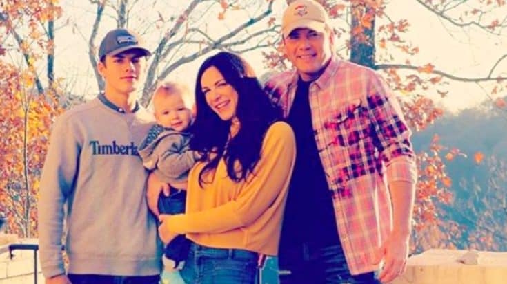Rodney Atkins & Wife Hide Surprise Baby News In Valentine’s Video | Country Music Videos