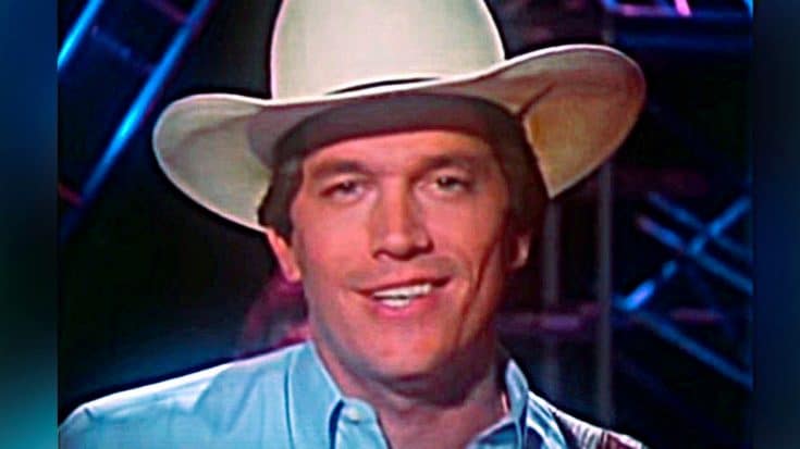 The Drunk Story Behind The Writing Of George Strait’s “The Chair” | Country Music Videos