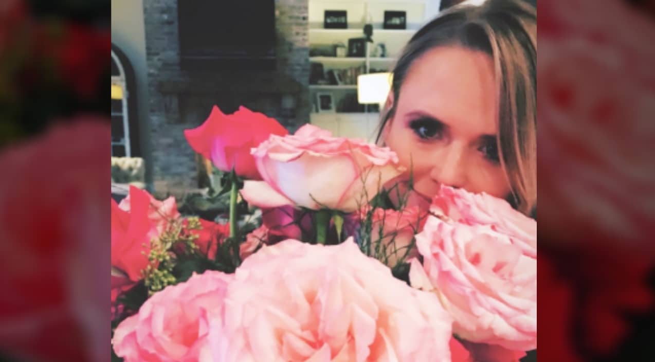 Miranda Lambert Gifted Flowers From ‘Hero’ Tanya Tucker | Country Music Videos