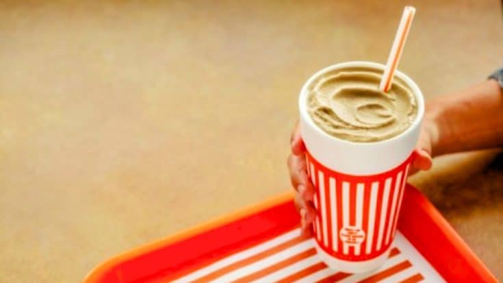 Thousands Rushing To Get New Dr Pepper Milkshake At Whataburger | Country Music Videos