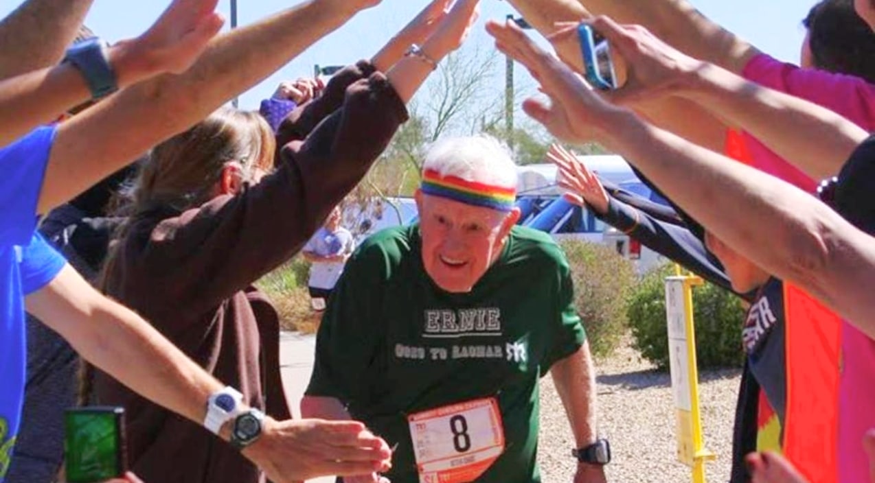 WWII Vet Sets World Record Running Across United States | Country Music Videos