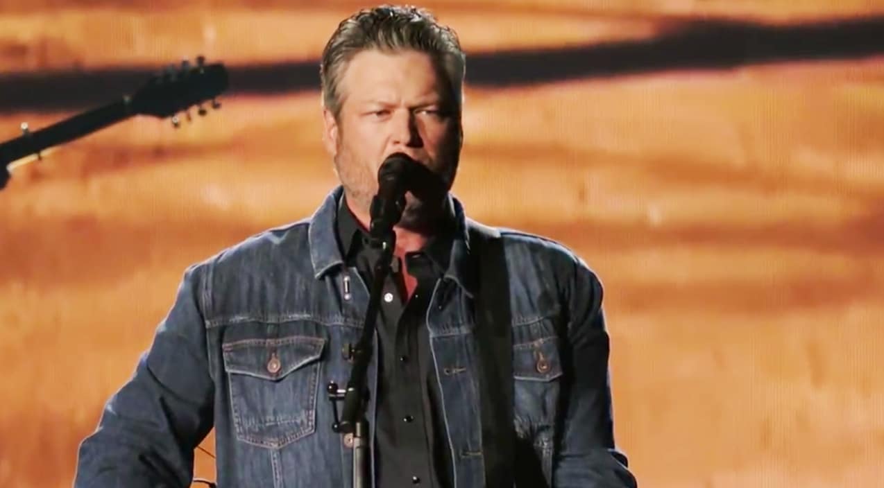 Blake Shelton Debuts Passionate New Single ‘God’s Country’ At ACM Awards | Country Music Videos