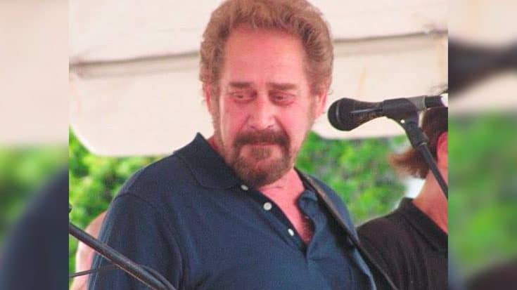 Country Legend Earl Thomas Conley Dies At 77 | Country Music Videos