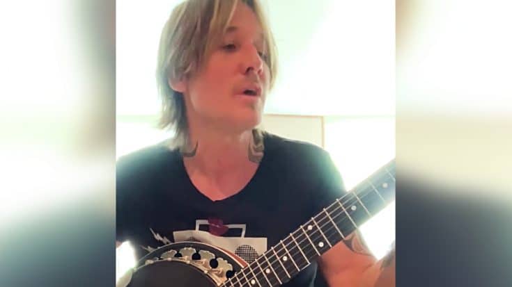 Keith Urban Performs Banjo Cover Of “Old Town Road” In 2019 | Country Music Videos