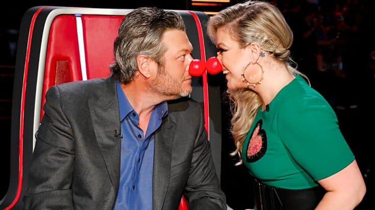 Kelly Clarkson Pulls Clever Prank On Blake Shelton Before ‘Voice’ | Country Music Videos