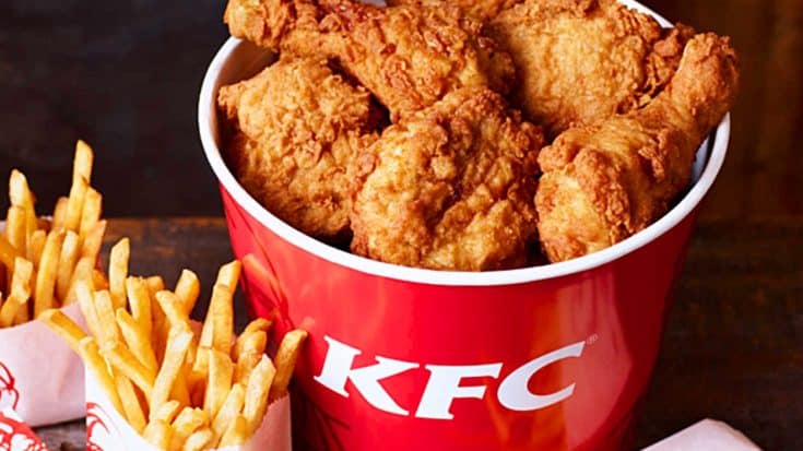 Man Pretends To Work For KFC To Get Free Food – Caught One Year Later | Country Music Videos