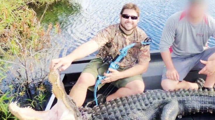 11-Foot Gator Turns Man’s Bones ‘To Mush’ After Biting Hand | Country Music Videos