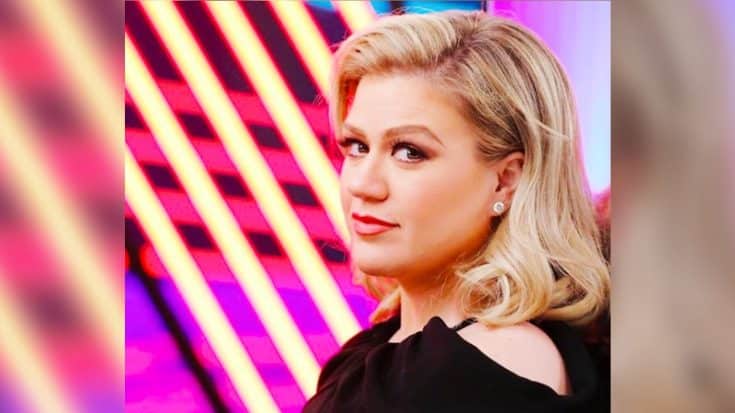 Kelly Clarkson Says A Cyst Burst On Her Ovary While Filming ‘The Voice’ | Country Music Videos