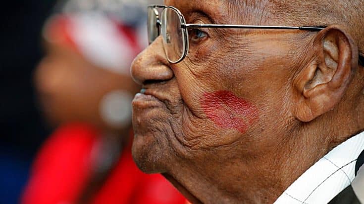 America’s Oldest Living WWII Veteran Celebrates His 110th Birthday | Country Music Videos